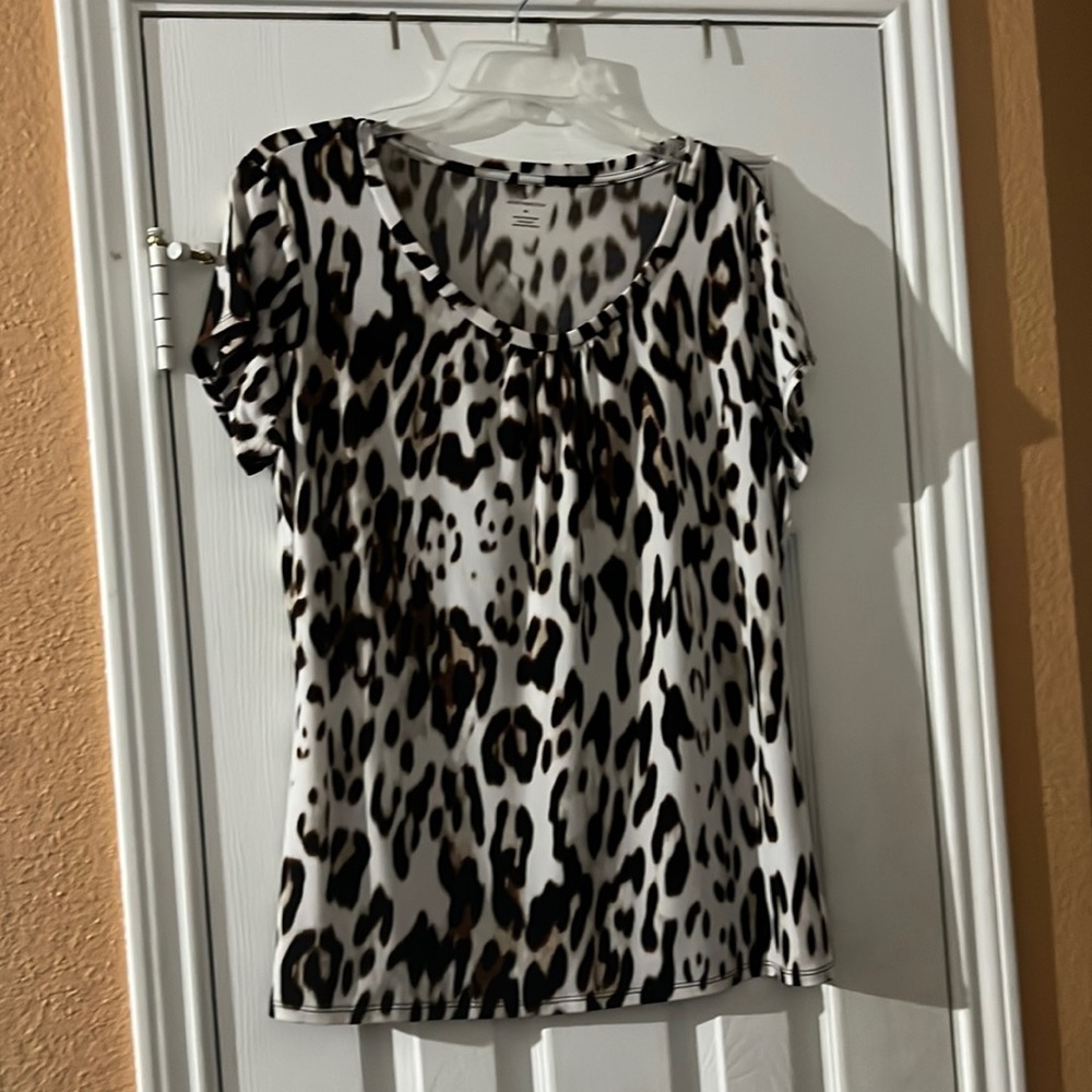 Leopard print top